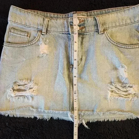 MOSSIMO denim mini skirt, size  11 - Picture 4 of 6